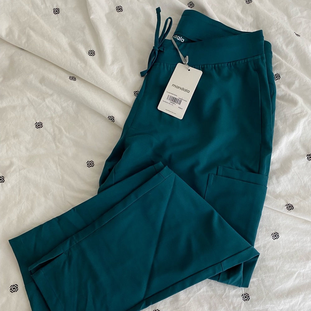 Mandala Caribbean Teal Large Petite Women's Scrub Pants